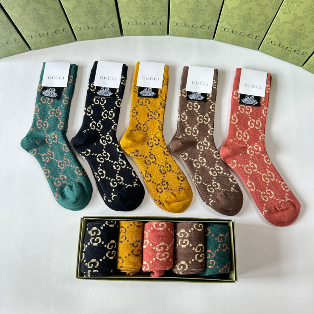 💛配专柜包装 Gucci（古驰）新款双针中长款堆堆袜袜子！一盒五双，专柜同步筒袜袜子，💛大牌出街，潮人必备🔥超好搭