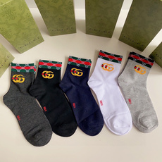 💛配专柜包装 GUCCI(古驰)新款中长款堆堆袜袜子!一盒五双,专柜同步筒袜袜子,💛大牌出街,潮人必备🔥超好搭 💛配专柜包装 GUCCI(古驰)新款中长款堆堆袜袜子!一盒五双,专柜同步筒袜袜子,💛大牌出街,潮人必备🔥超好搭