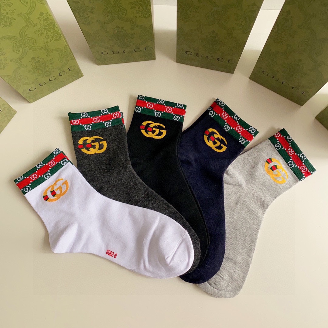 💛配专柜包装 GUCCI（古驰）新款中长款堆堆袜袜子！一盒五双，专柜同步筒袜袜子，💛大牌出街，潮人必备🔥超好搭