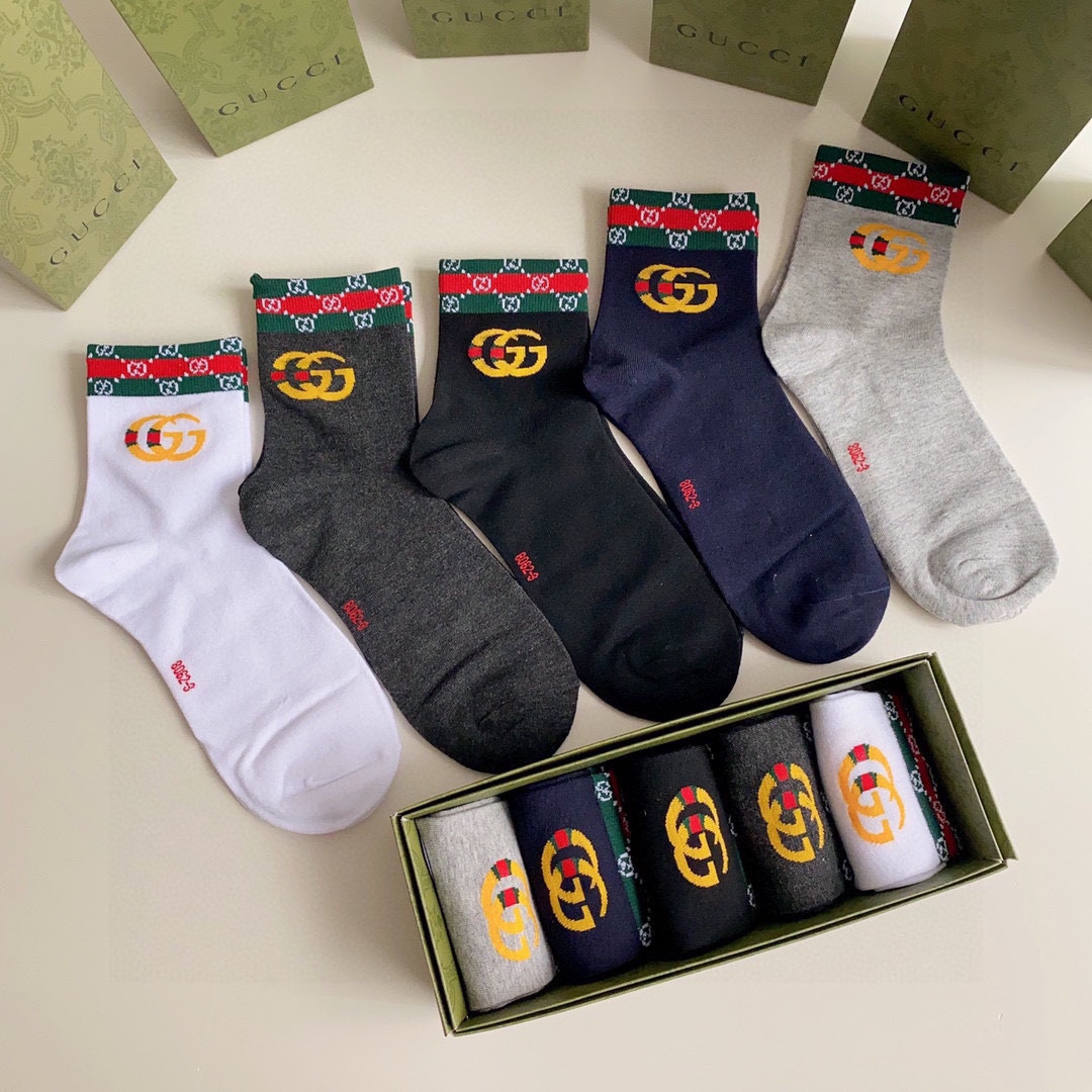 💛配专柜包装 GUCCI（古驰）新款中长款堆堆袜袜子！一盒五双，专柜同步筒袜袜子，💛大牌出街，潮人必备🔥超好搭