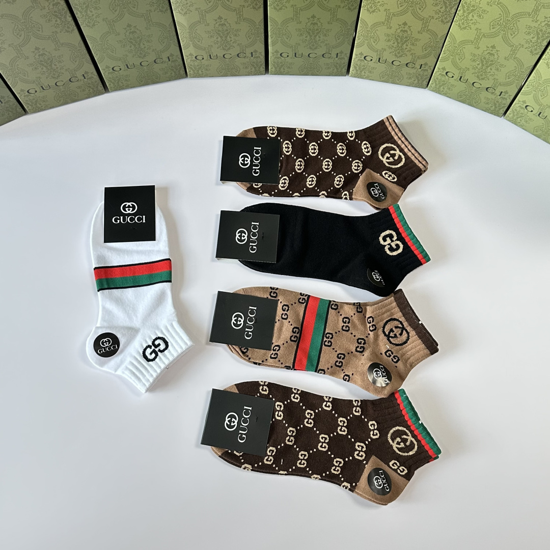 💛配专柜包装 Gucci（古驰）新款中短款堆堆袜袜子！一盒五双，专柜同步筒袜袜子，💛大牌出街，潮人必备🔥超好搭