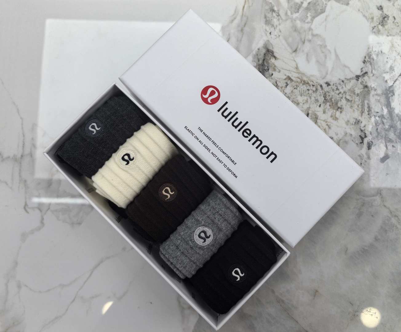 💛配专柜包装 luluemon(露露)最新双针中长筒刺绣款堆堆袜袜子！一盒五双，专柜同步筒袜袜子，💛大牌出街，潮人必备🔥