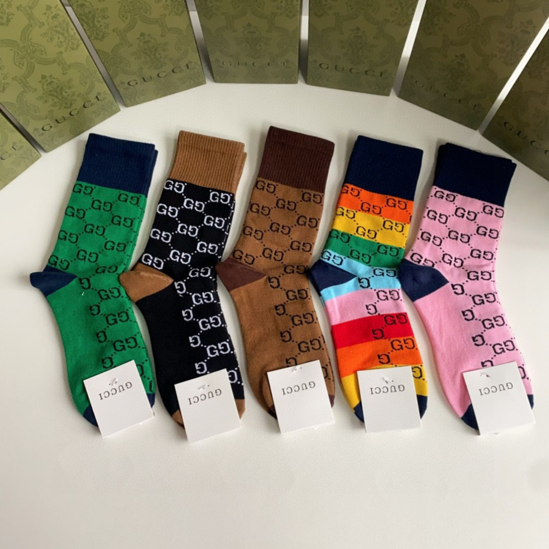 💛配包装 Gucci（古驰）新款经典中长款堆堆袜袜子！一盒五双， 专柜同步筒款袜子，💛大牌出街，潮人必备🔥超好