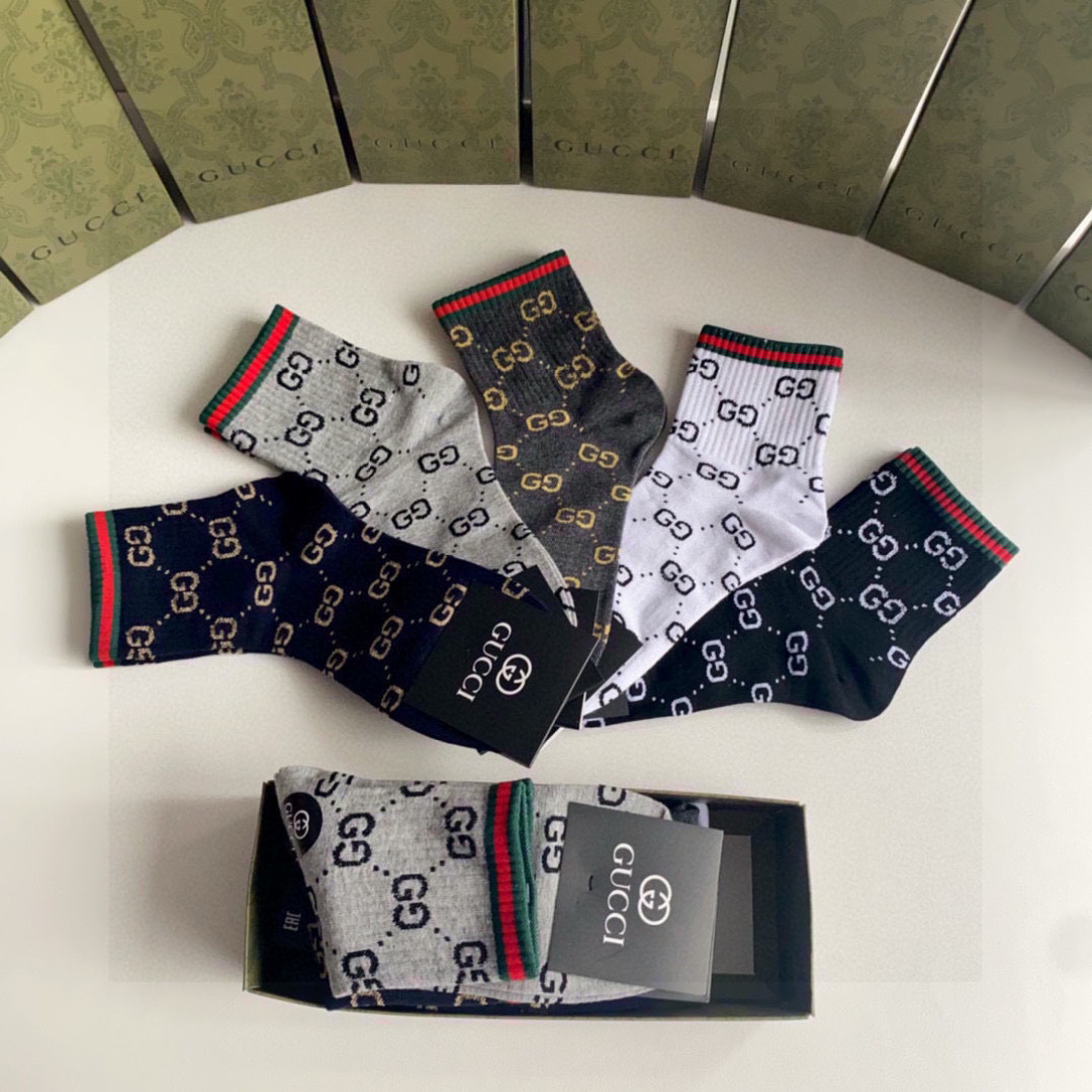 💛配专柜包装 Gucci（古驰）新款中长款堆堆袜袜子！一盒五双，专柜同步筒袜袜子，💛大牌出街，潮人必备🔥超好搭