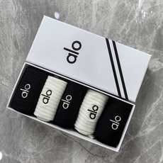 💛配专柜包装 ALO(阿洛)新款中长款堆堆袜袜子!一盒五双,专柜同步筒袜袜子,大牌出街,潮人必备🔥超好搭 💛配专柜包装 ALO(阿洛)新款中长款堆堆袜袜子!一盒五双,专柜同步筒袜袜子,大牌出街,潮人必备🔥超好搭