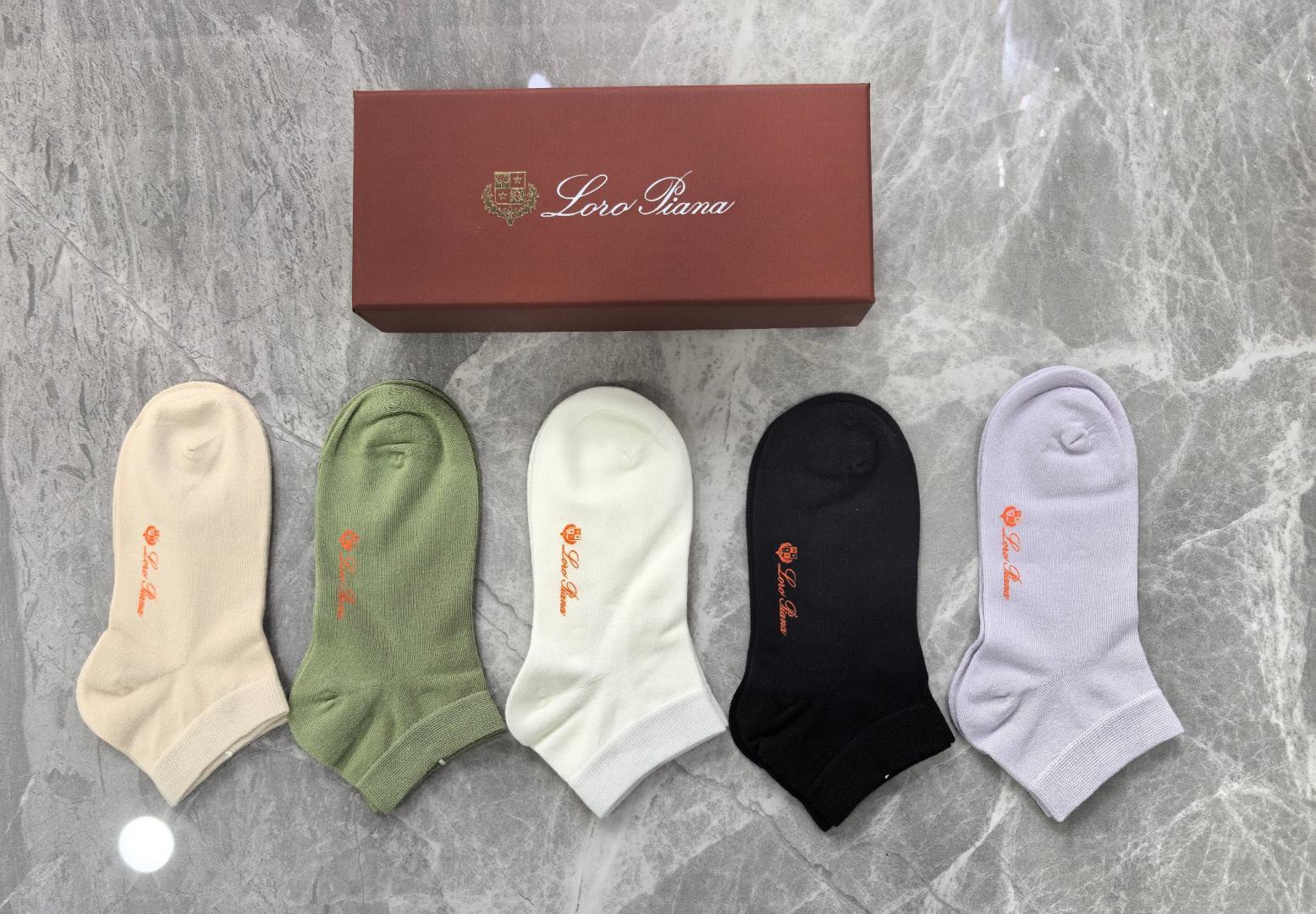 💛配包装 LORO PIANA（LP）新款中短款堆堆袜袜子！一盒五双， 专柜同步筒款袜子，💛大牌出街，潮人必备🔥超好搭