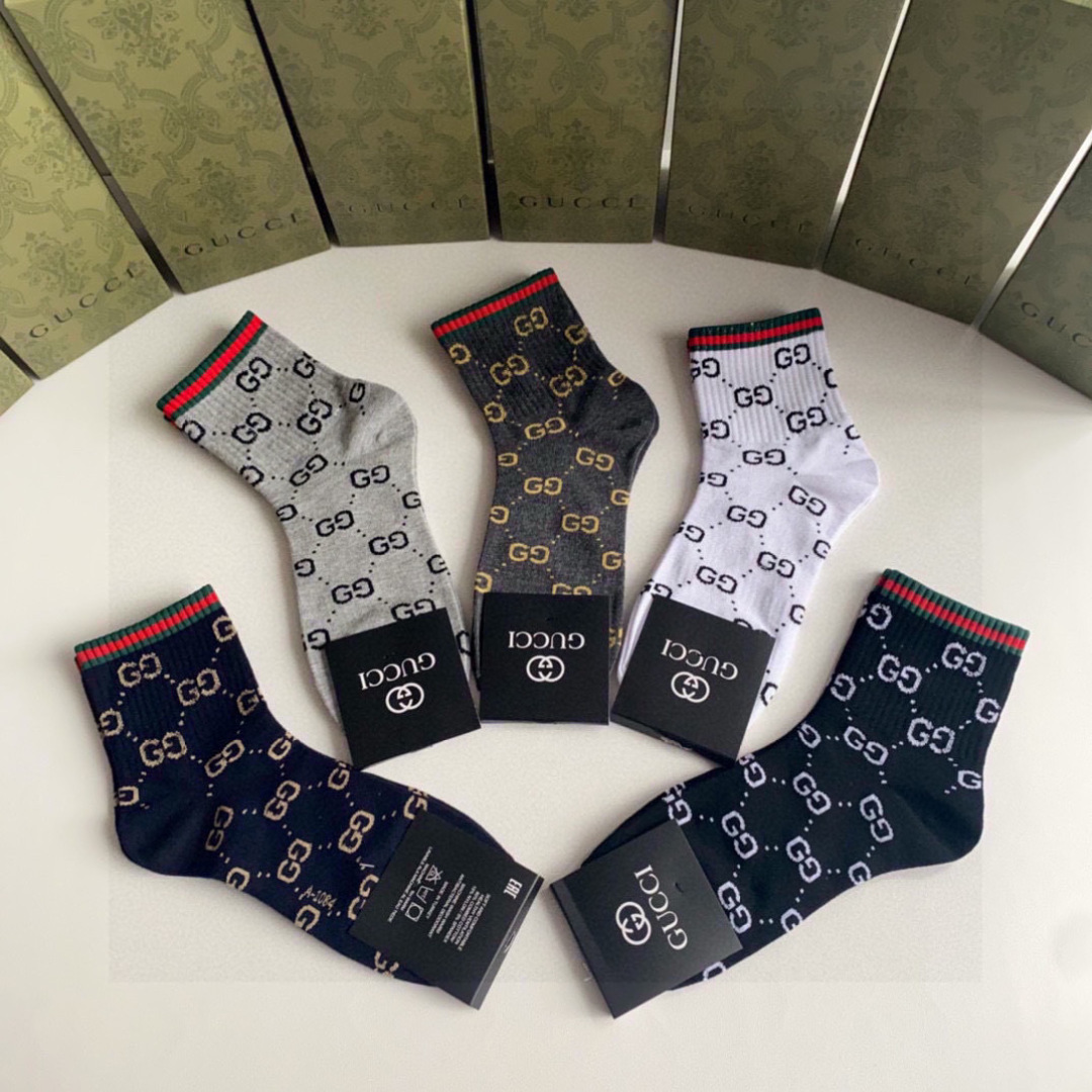 💛配专柜包装 Gucci（古驰）新款中长款堆堆袜袜子！一盒五双，专柜同步筒袜袜子，💛大牌出街，潮人必备🔥超好搭