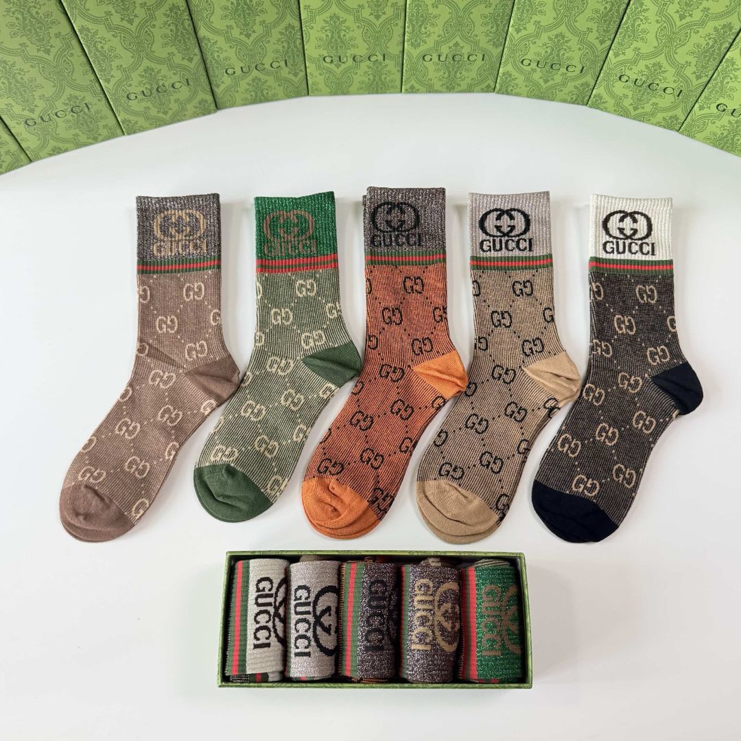 💛配专柜包装 Gucci（古驰）新款中长款堆堆袜袜子！一盒五双，专柜同步筒袜袜子，💛大牌出街，潮人必备🔥超好搭
