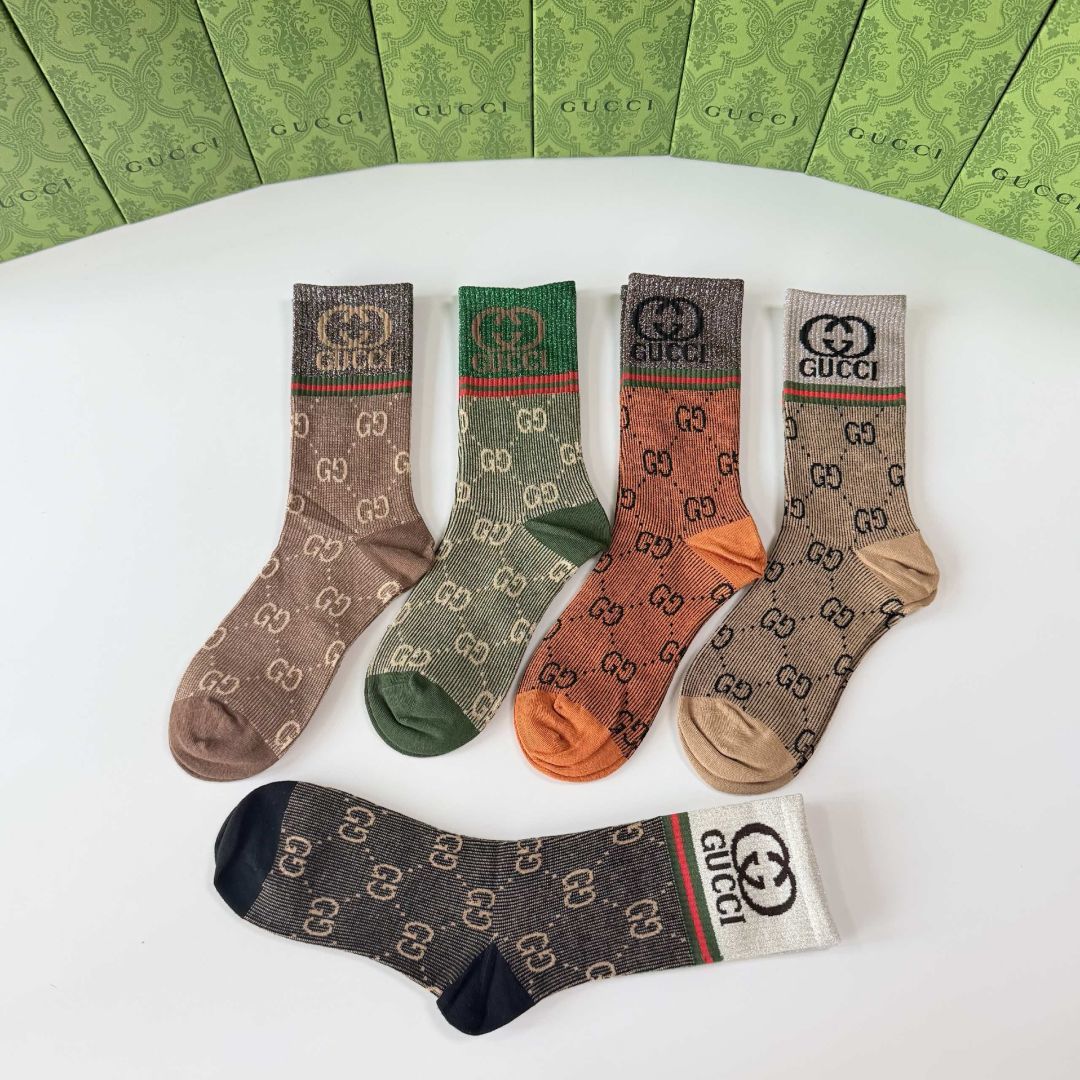💛配专柜包装 Gucci（古驰）新款中长款堆堆袜袜子！一盒五双，专柜同步筒袜袜子，💛大牌出街，潮人必备🔥超好搭