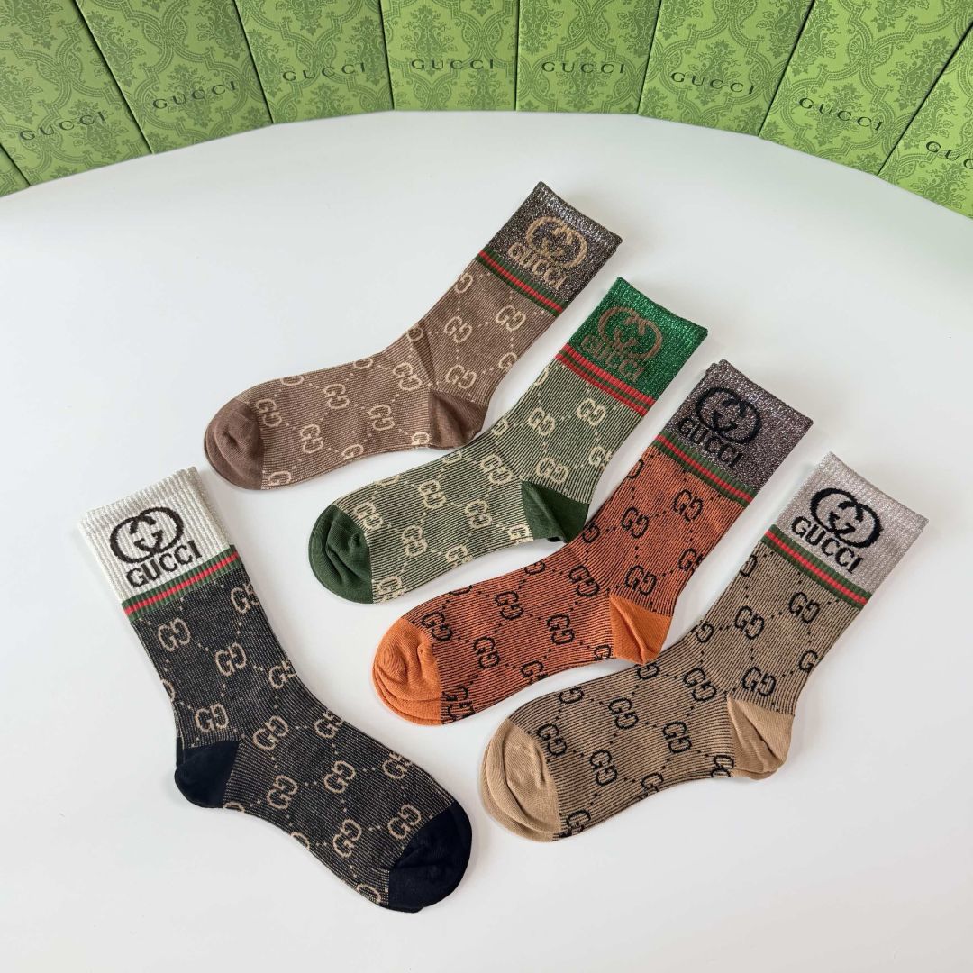 💛配专柜包装 Gucci（古驰）新款中长款堆堆袜袜子！一盒五双，专柜同步筒袜袜子，💛大牌出街，潮人必备🔥超好搭