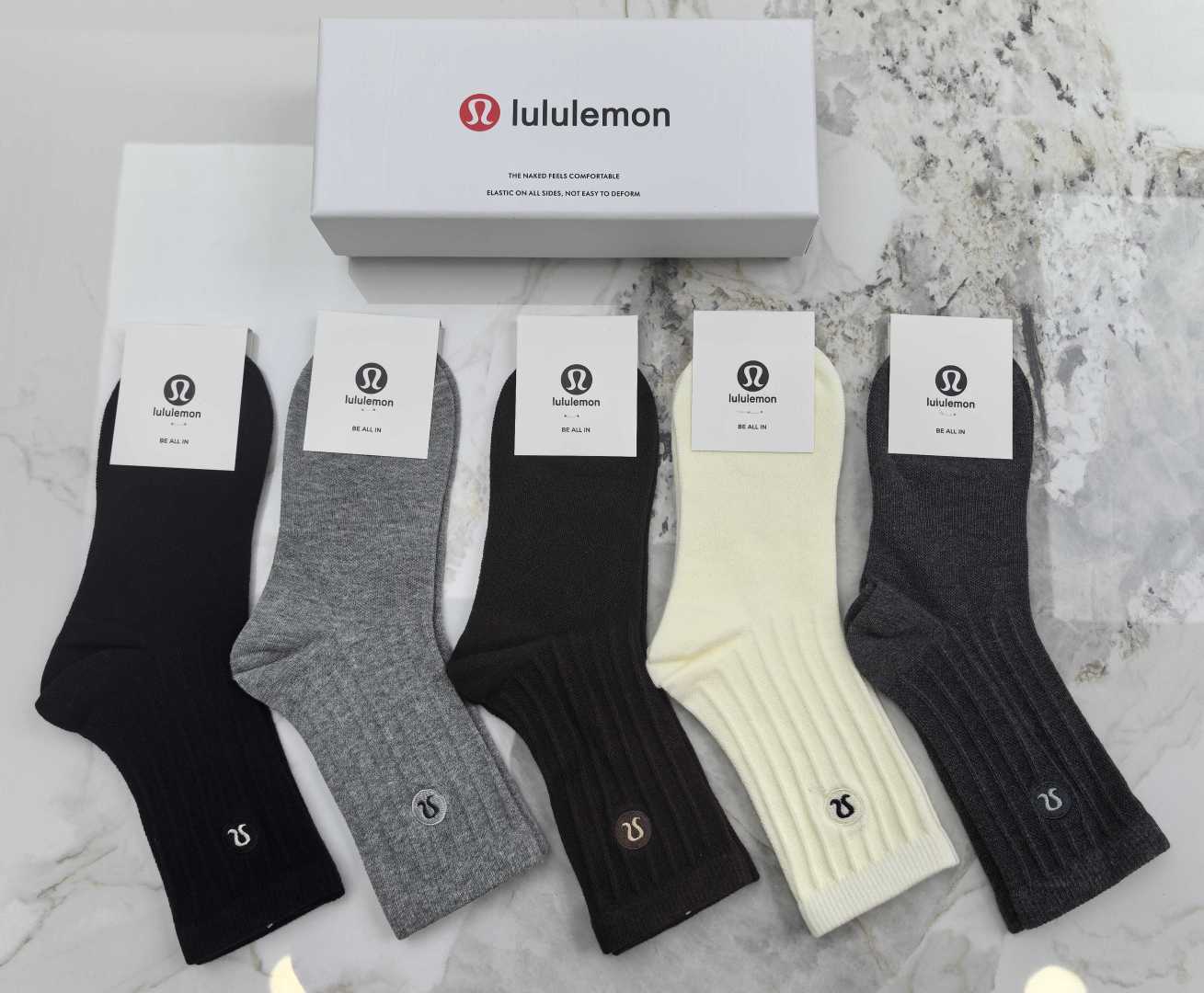 💛配专柜包装 luluemon(露露)最新双针中长筒刺绣款堆堆袜袜子！一盒五双，专柜同步筒袜袜子，💛大牌出街，潮人必备🔥