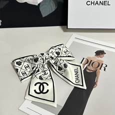 配专柜包装 Chanel(香奈儿)最新蝴蝶结中古发夹# 信我!人手必备的单品 这件必须买 洋气神仙颜值💕💫 小仙女要收了 配专柜包装 Chanel(香奈儿)最新蝴蝶结中古发夹# 信我!人手必备的单品 这件必须买 洋气神仙颜值💕💫 小仙女要收了