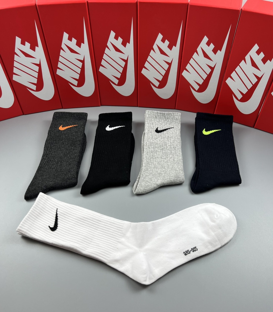 💛配专柜包装 NIKE（耐克）新款中长款堆堆袜袜子！一盒五双，专柜同步筒袜袜子，💛大牌出街，潮人必备🔥超好搭