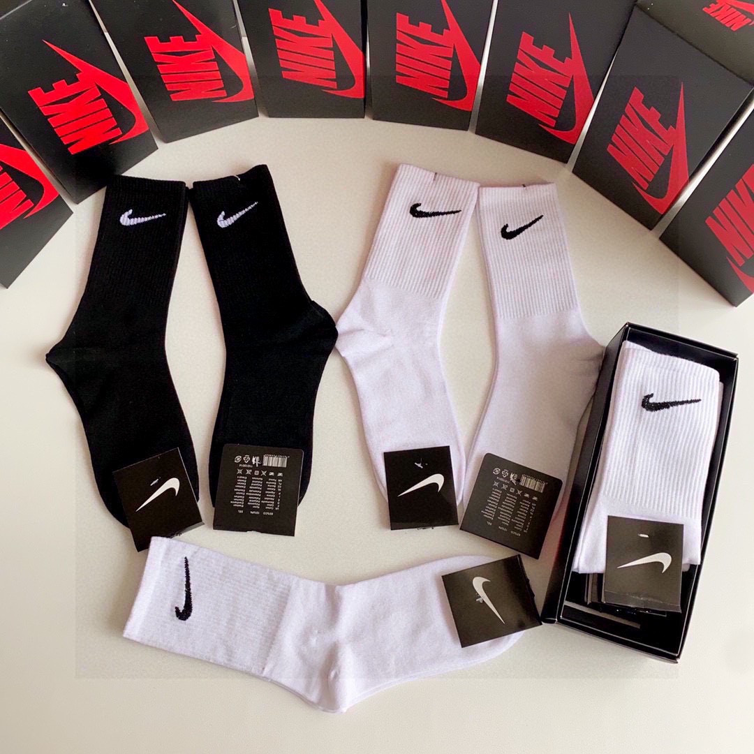 💛配包装 NIKE（耐克）新款经典中长款堆堆袜袜子！一盒五双， 专柜同步筒袜袜子，💛大牌出街，潮人必备🔥超好搭。