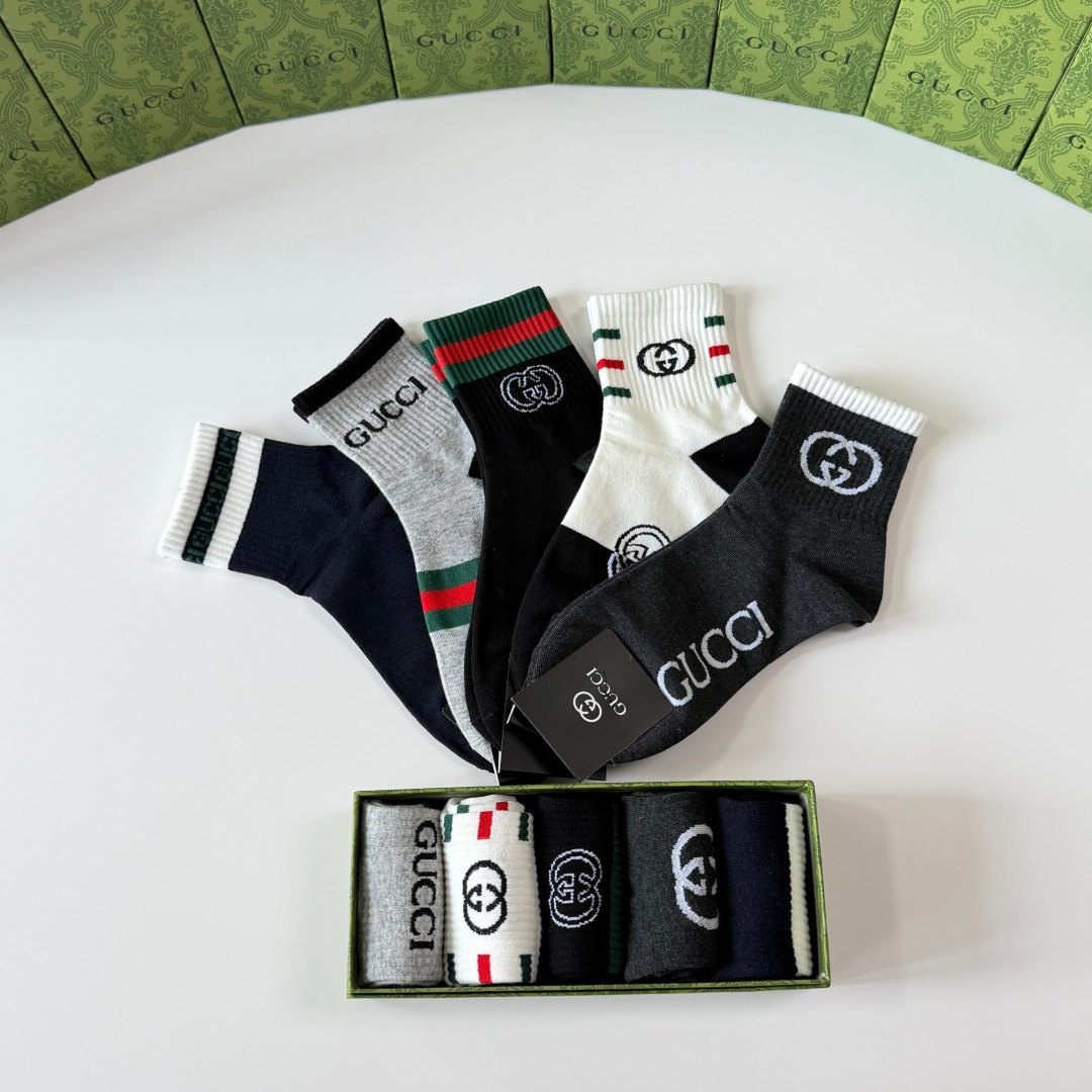 💛配专柜包装 Gucci（古驰）新款中长款堆堆袜袜子！一盒五双，专柜同步筒袜袜子，💛大牌出街，潮人必备🔥超好搭