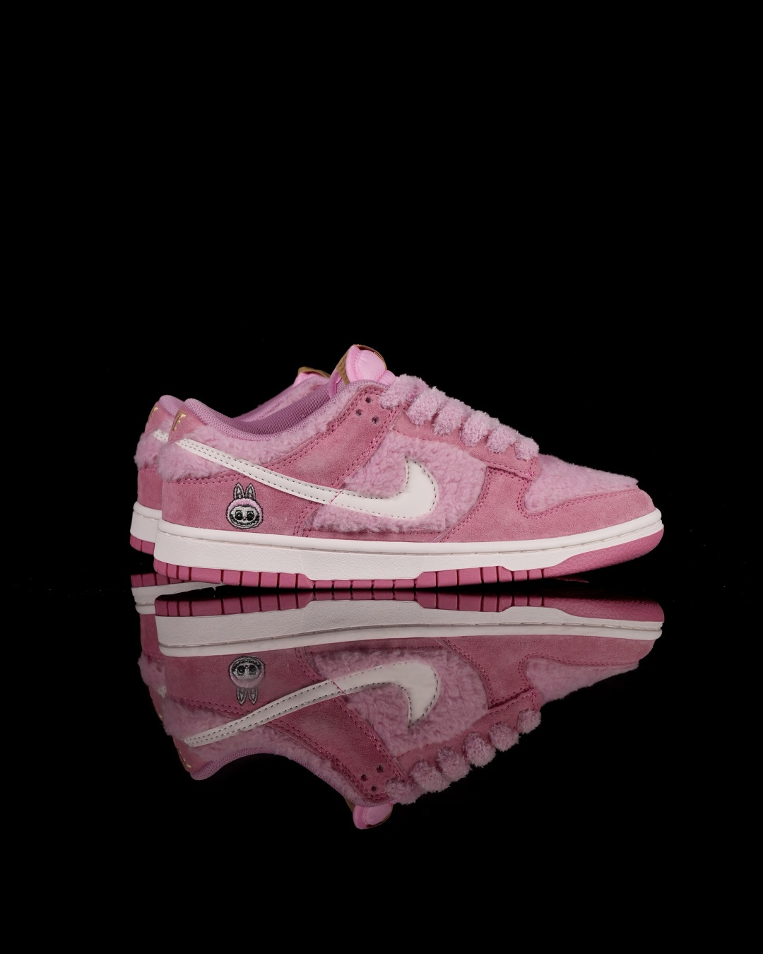 爆款新品‼️Labubu 定制款 跨越次元的美学 荔枝莓莓 GB6675-003全鞋采用Dunk SB定