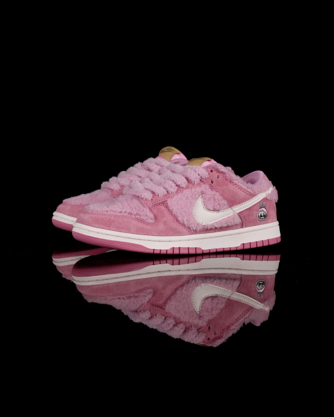 爆款新品‼️Labubu 定制款 跨越次元的美学 荔枝莓莓 GB6675-003全鞋采用Dunk SB定