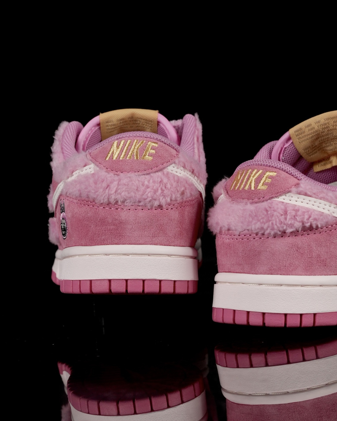 爆款新品‼️Labubu 定制款 跨越次元的美学 荔枝莓莓 GB6675-003全鞋采用Dunk SB定