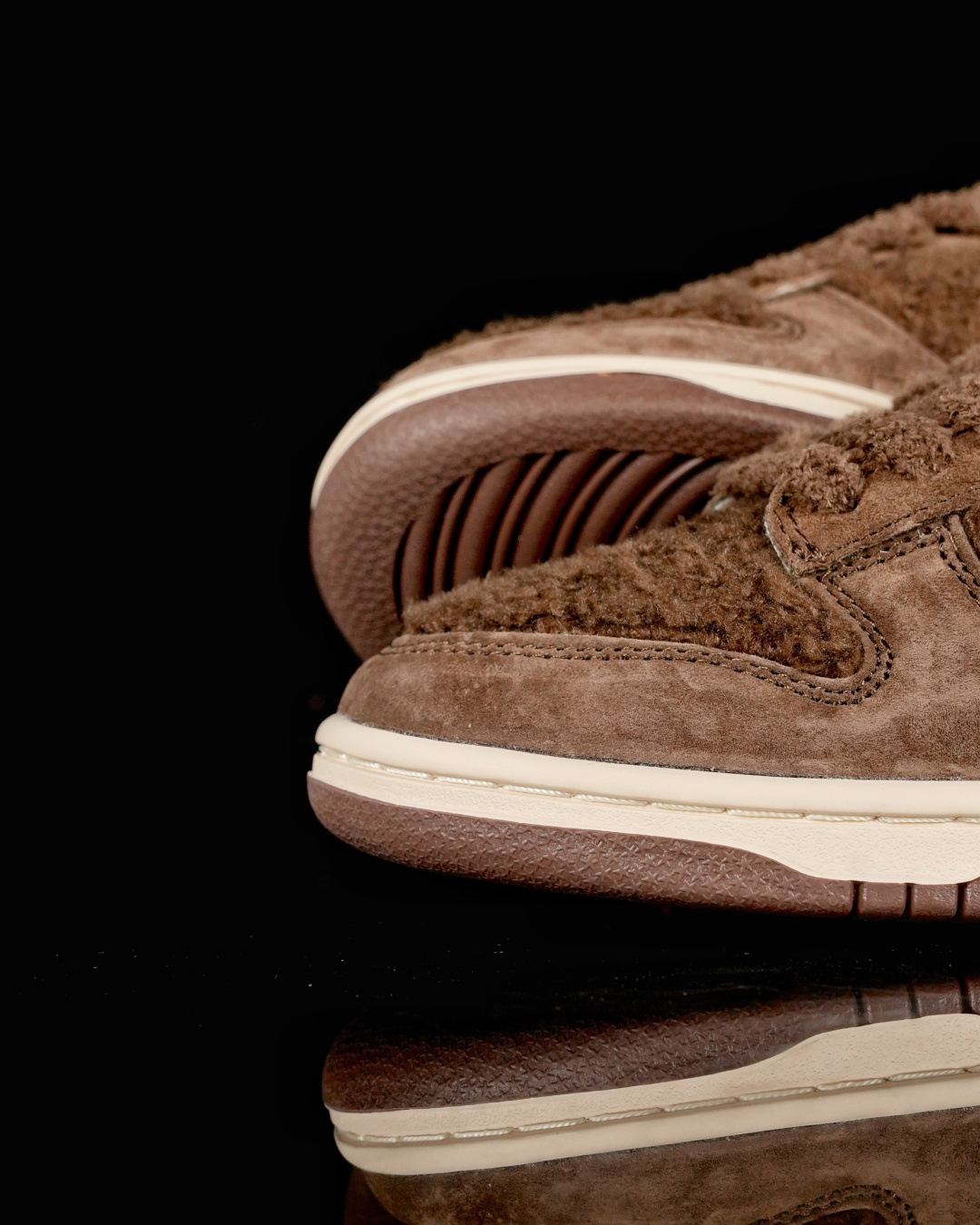 爆款新品‼️Labubu 定制款 跨越次元的美学 栗子可可 GB6675-001全鞋采用Dunk SB定