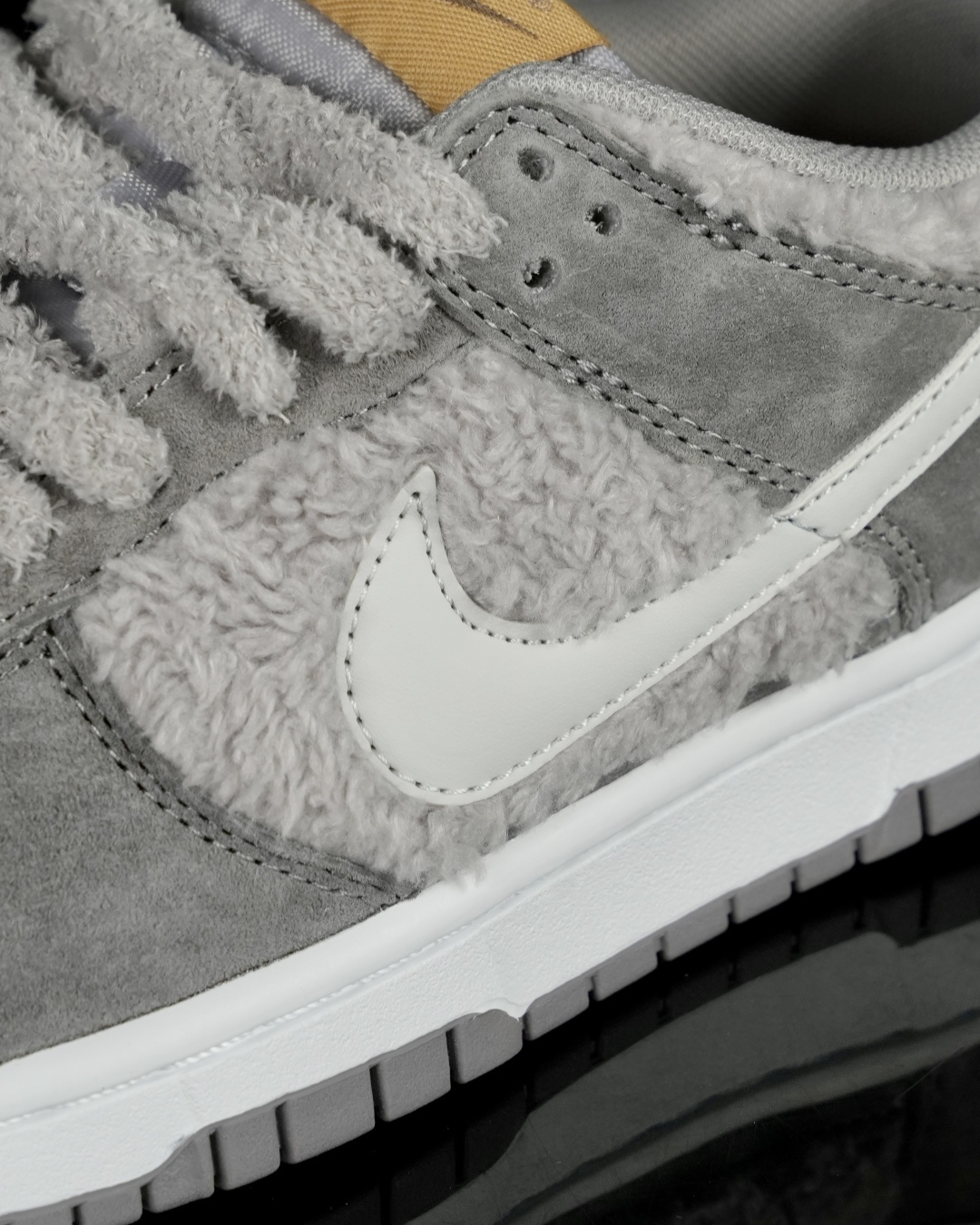 爆款新品‼️Labubu 定制款 跨越次元的美学 芝麻豆豆 GB6675-007全鞋采用Dunk SB定