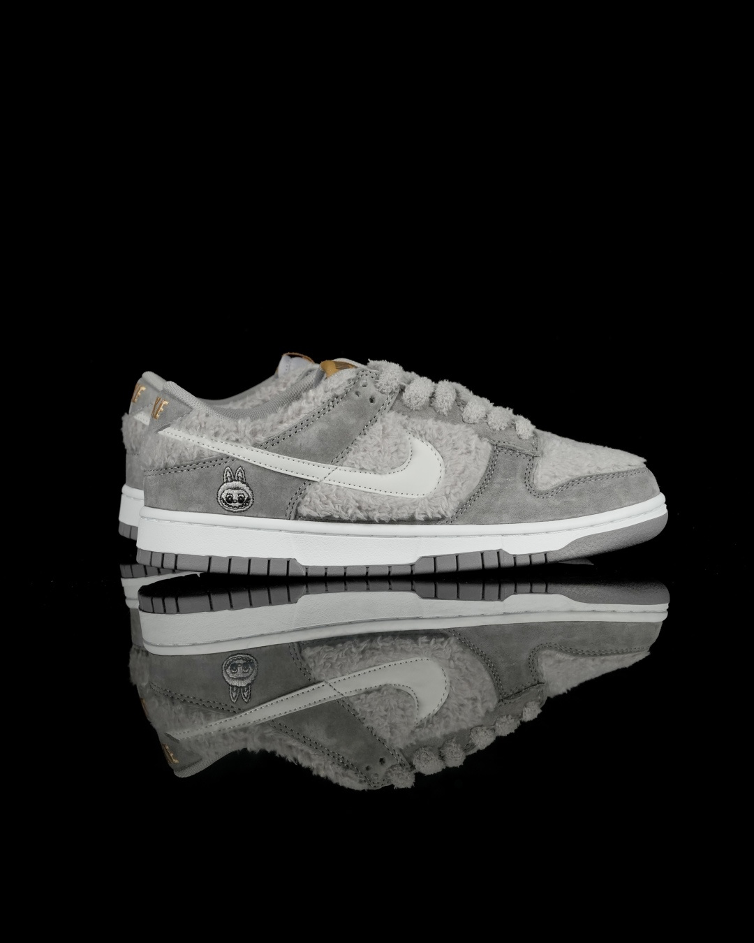 爆款新品‼️Labubu 定制款 跨越次元的美学 芝麻豆豆 GB6675-007全鞋采用Dunk SB定