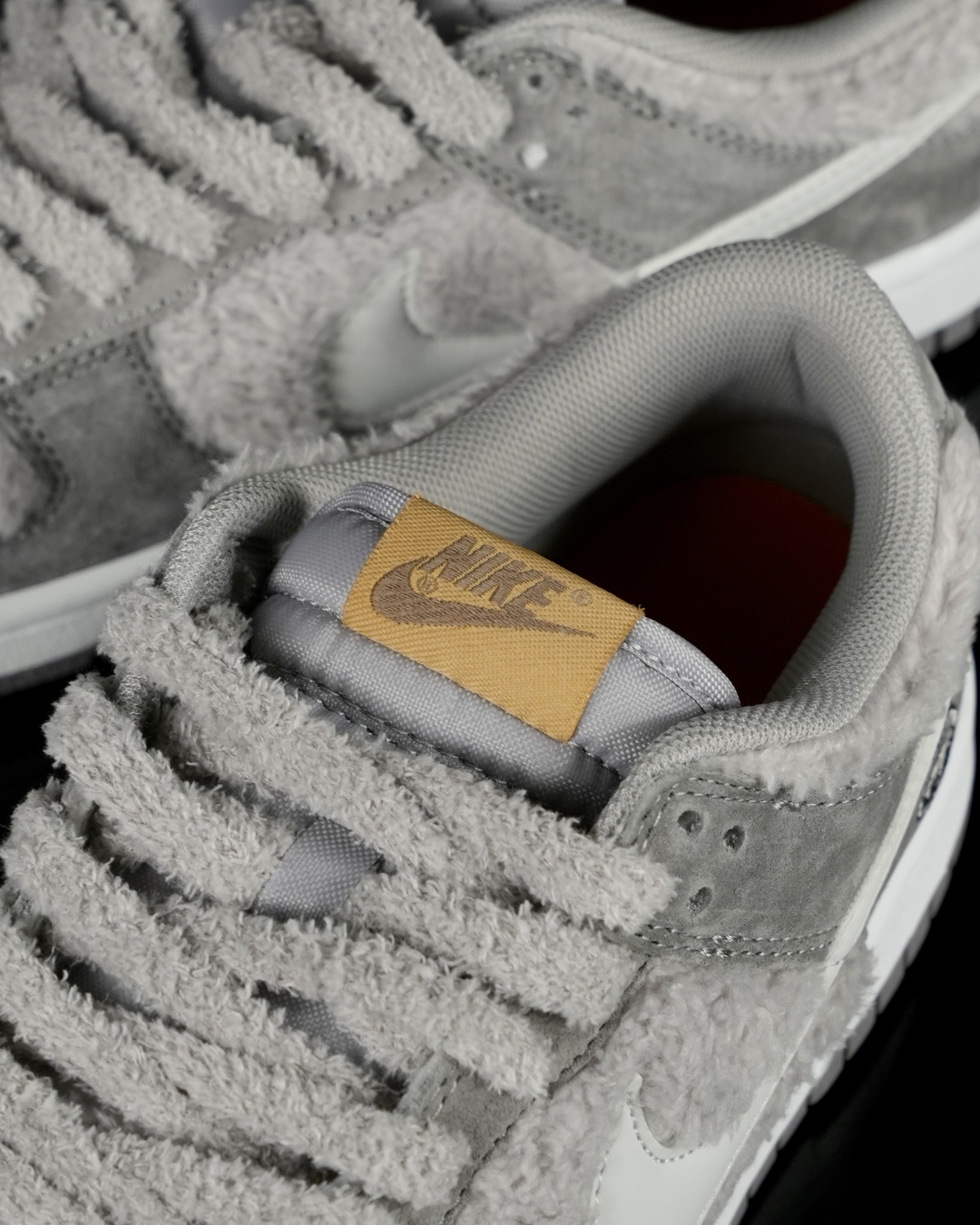 爆款新品‼️Labubu 定制款 跨越次元的美学 芝麻豆豆 GB6675-007全鞋采用Dunk SB定