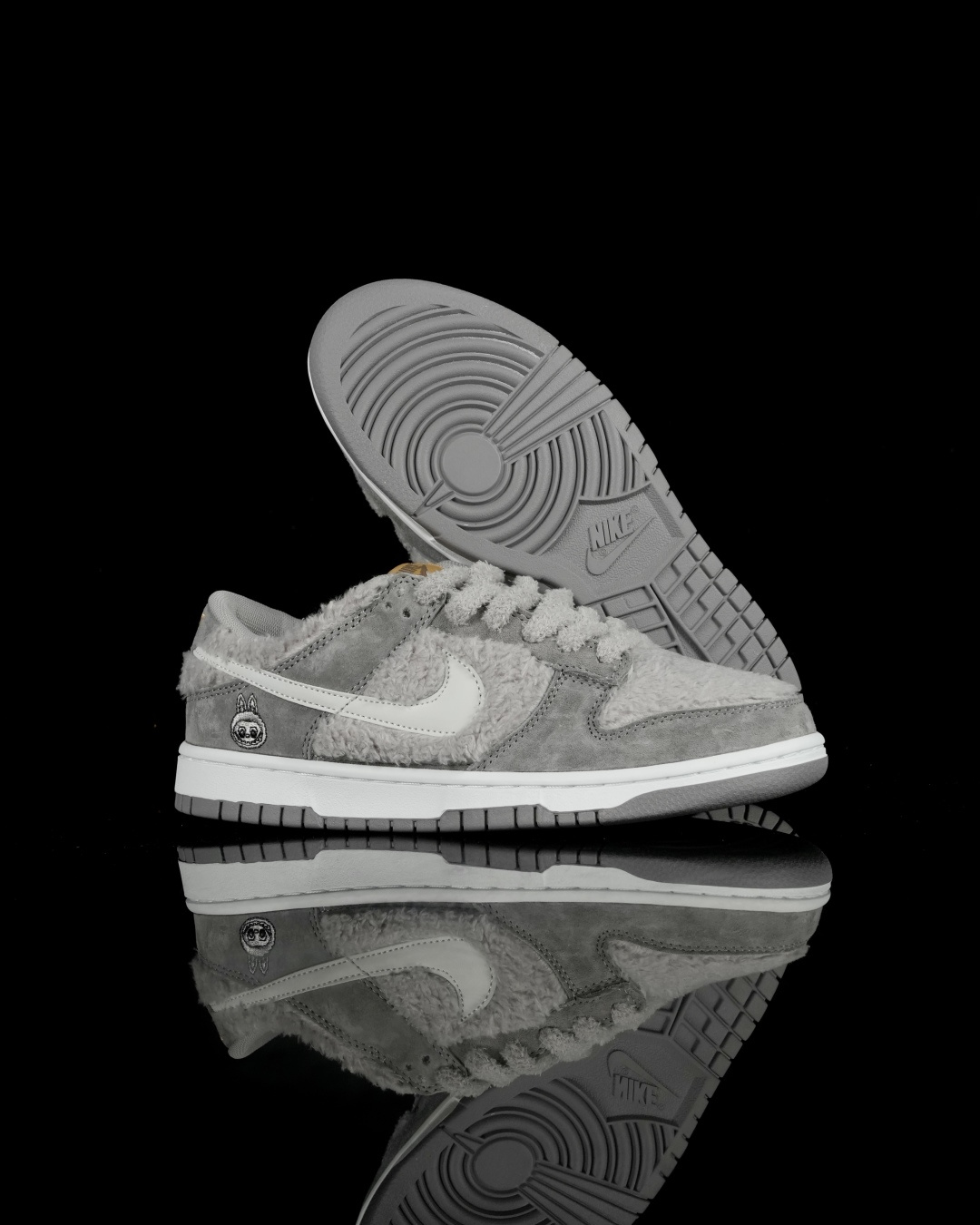 爆款新品‼️Labubu 定制款 跨越次元的美学 芝麻豆豆 GB6675-007全鞋采用Dunk SB定