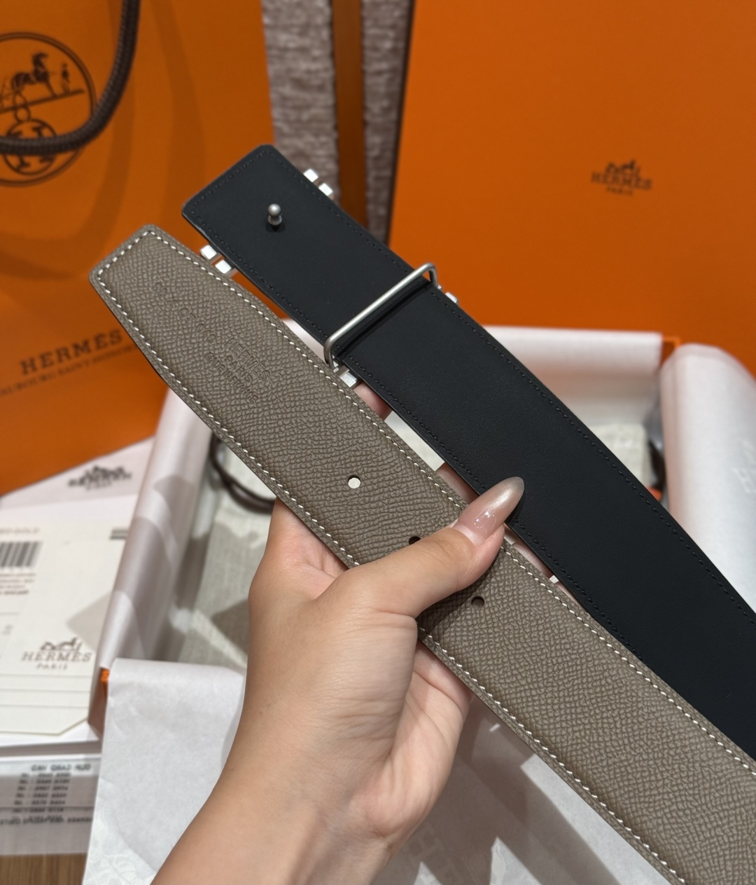 루이비통 H 버클 리버시블 가죽 벨트 38MM 상세 이미지 6