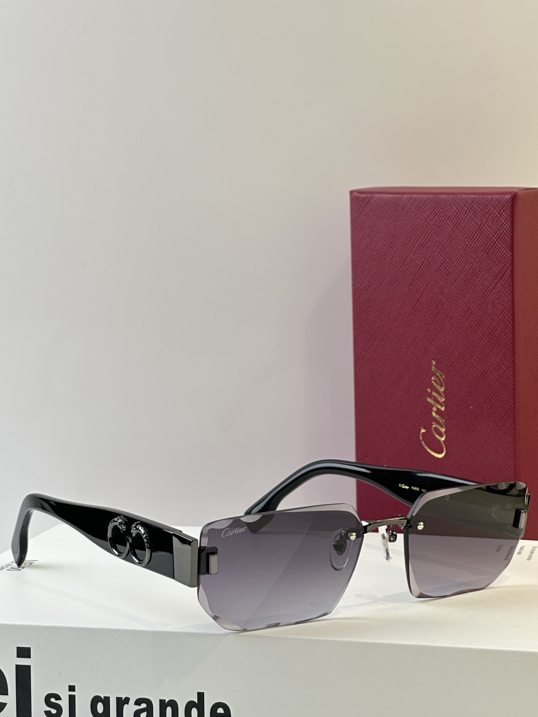 Cartie*❤️ modelo: CT0637S medidas: 60□19 140 🉐155