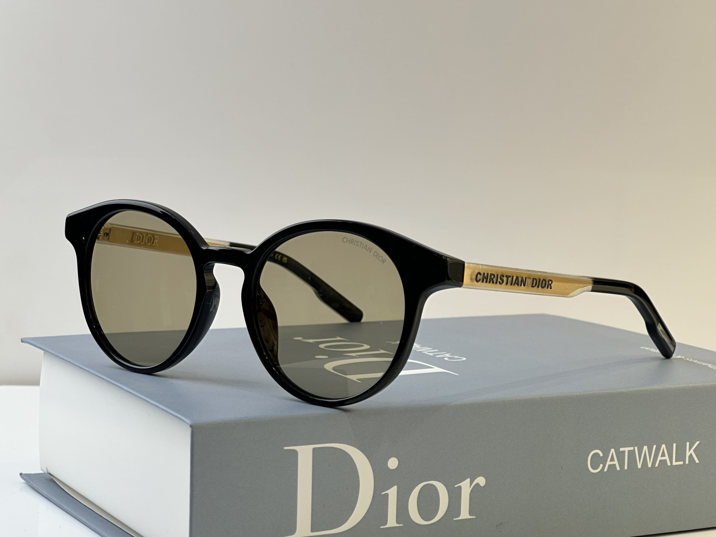 DIO* modelo: DiorTag R1F, talla: 51口19 145 🉐155