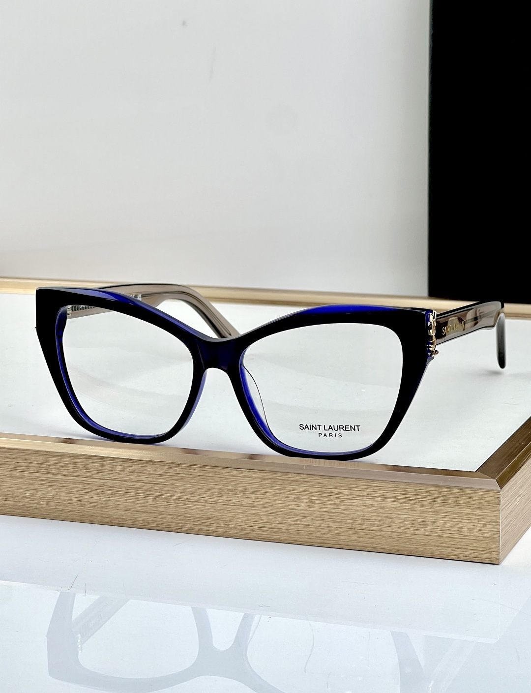 Saint Laurent SAINT LAUREN*