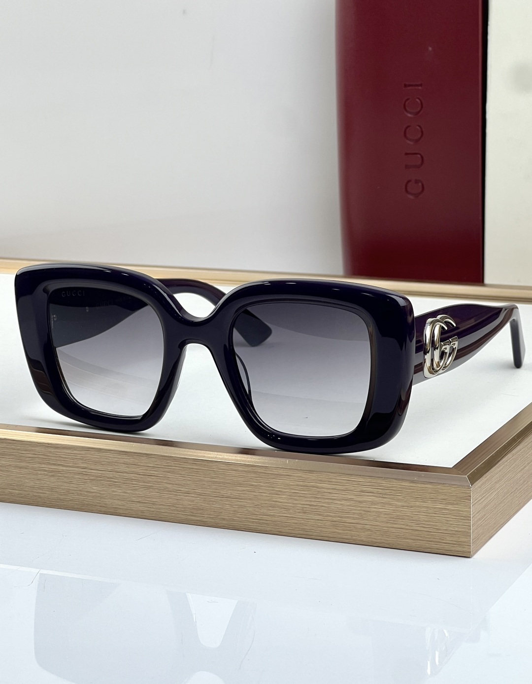 Gucci 𝐆𝐔𝐂𝐂𝐈
