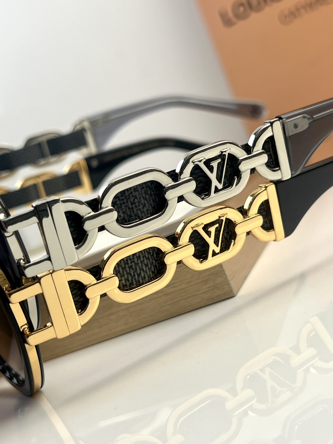 Louis Vuitton LOUIS VUITTO*