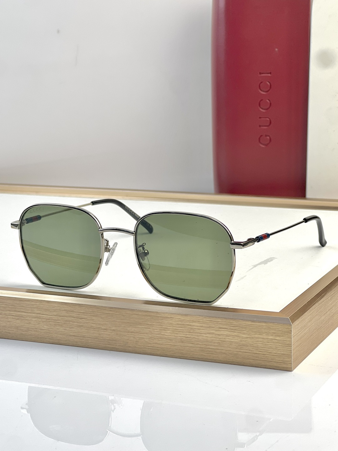 Gucci GUCC*