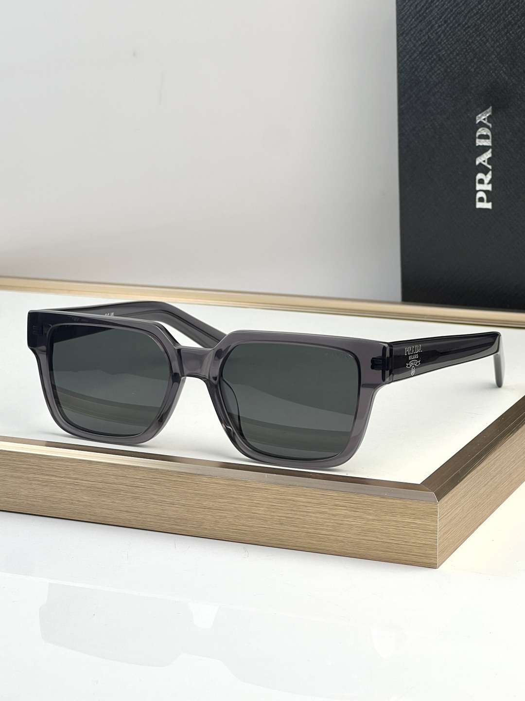 Prada PRAD*