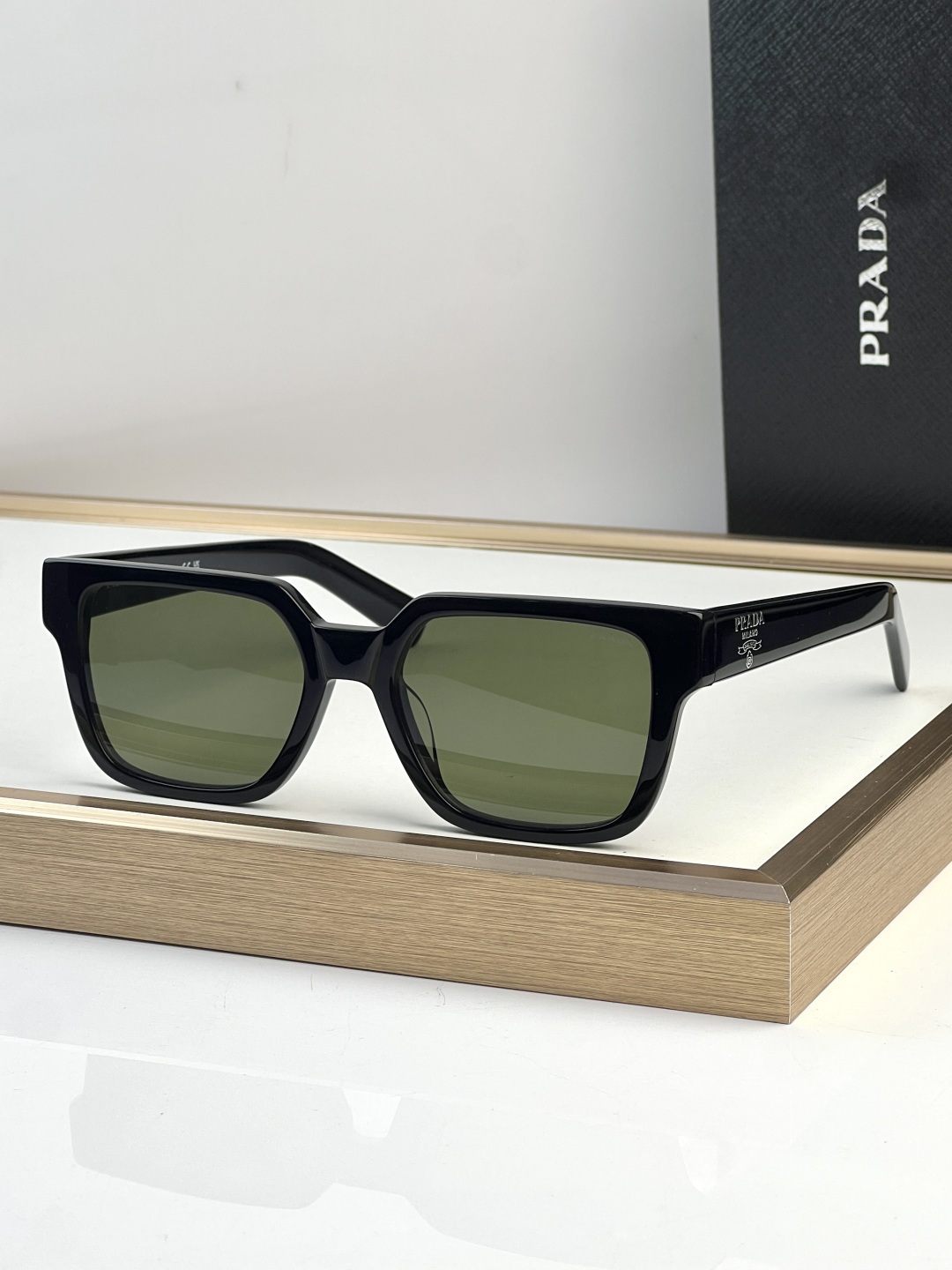 Prada PRAD*