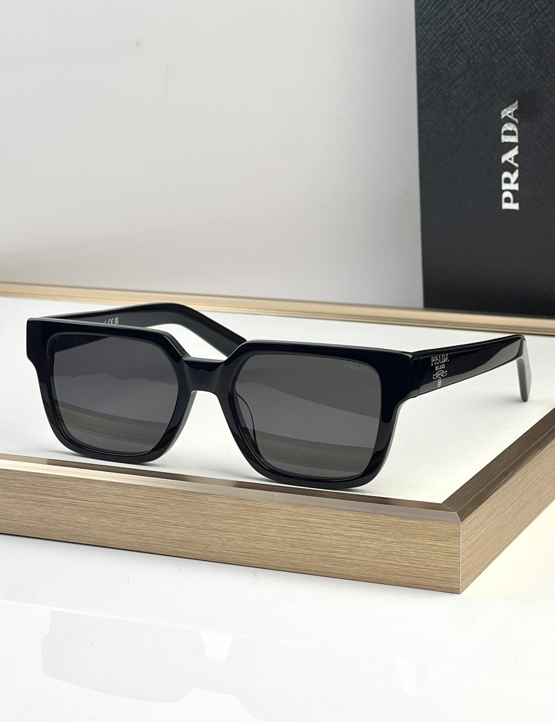 Prada PRAD*