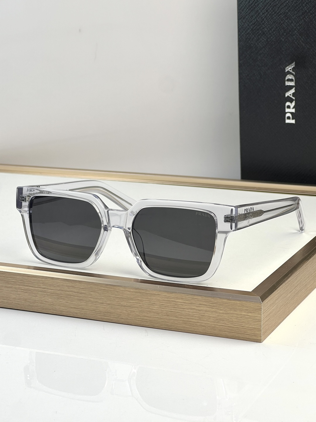Prada PRAD*