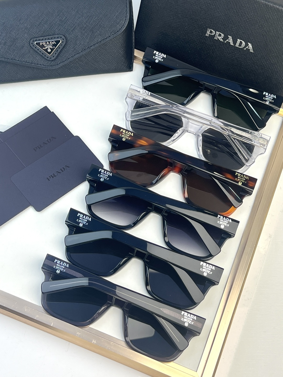Prada PRAD*