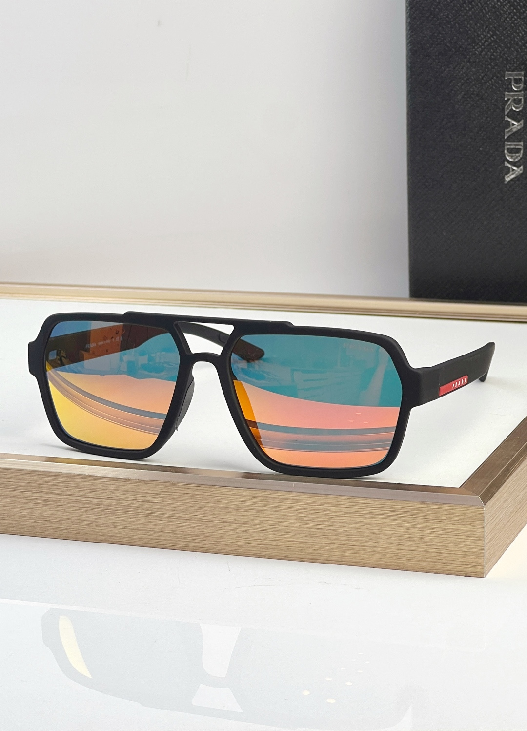 Prada PRAD*