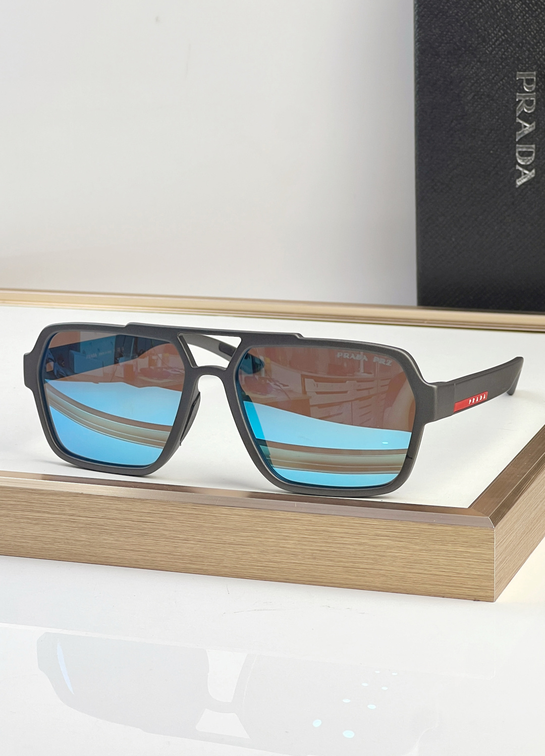Prada PRAD*