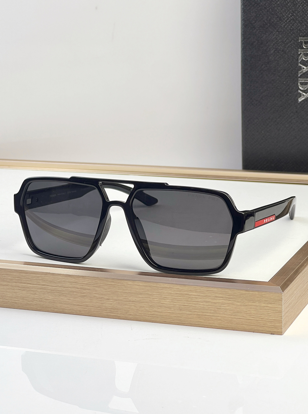 Prada PRAD*