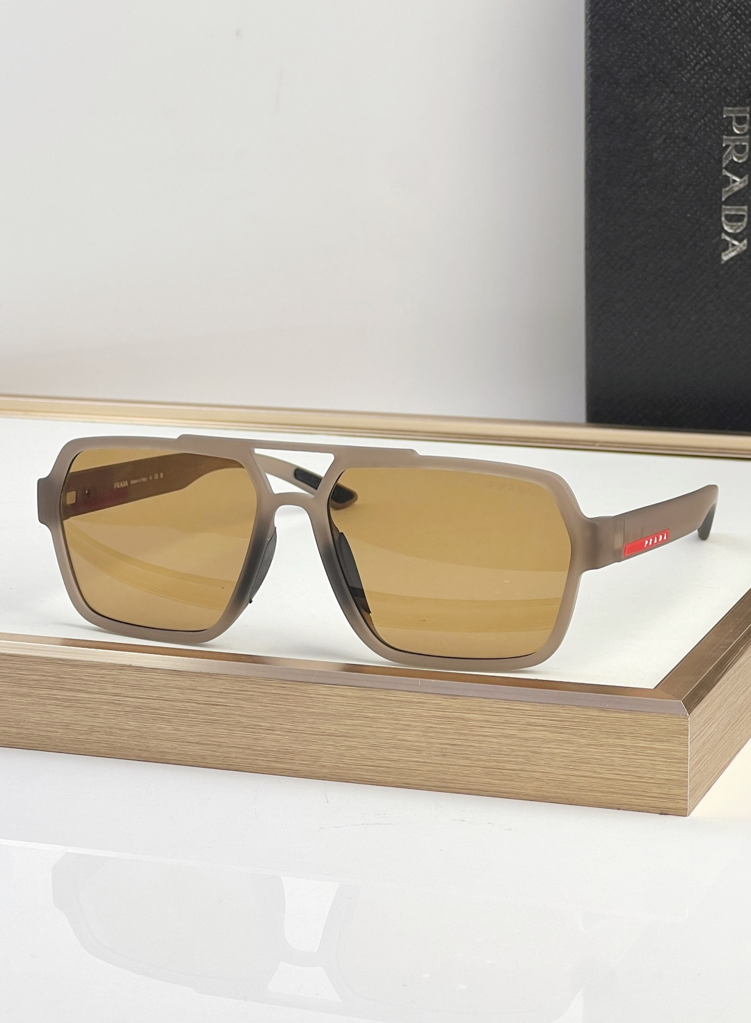 Prada PRAD*