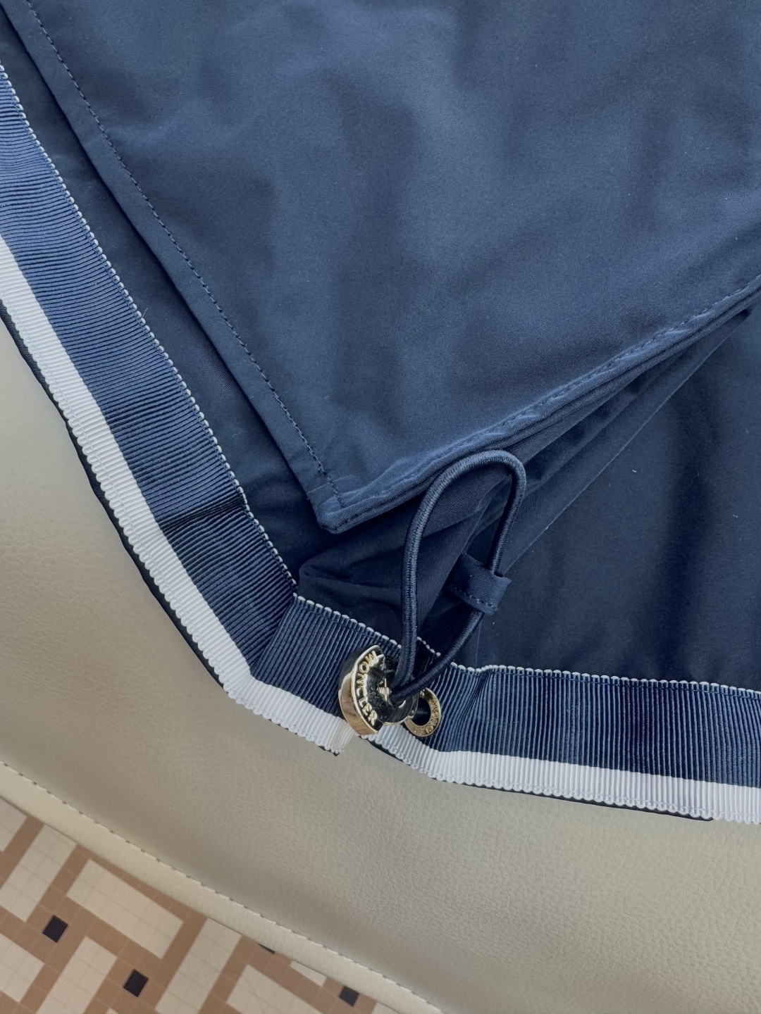 M2361#新款外套🌾Mon 蒙口 拉链款 长袖夹克外套 两色 1/2/3码