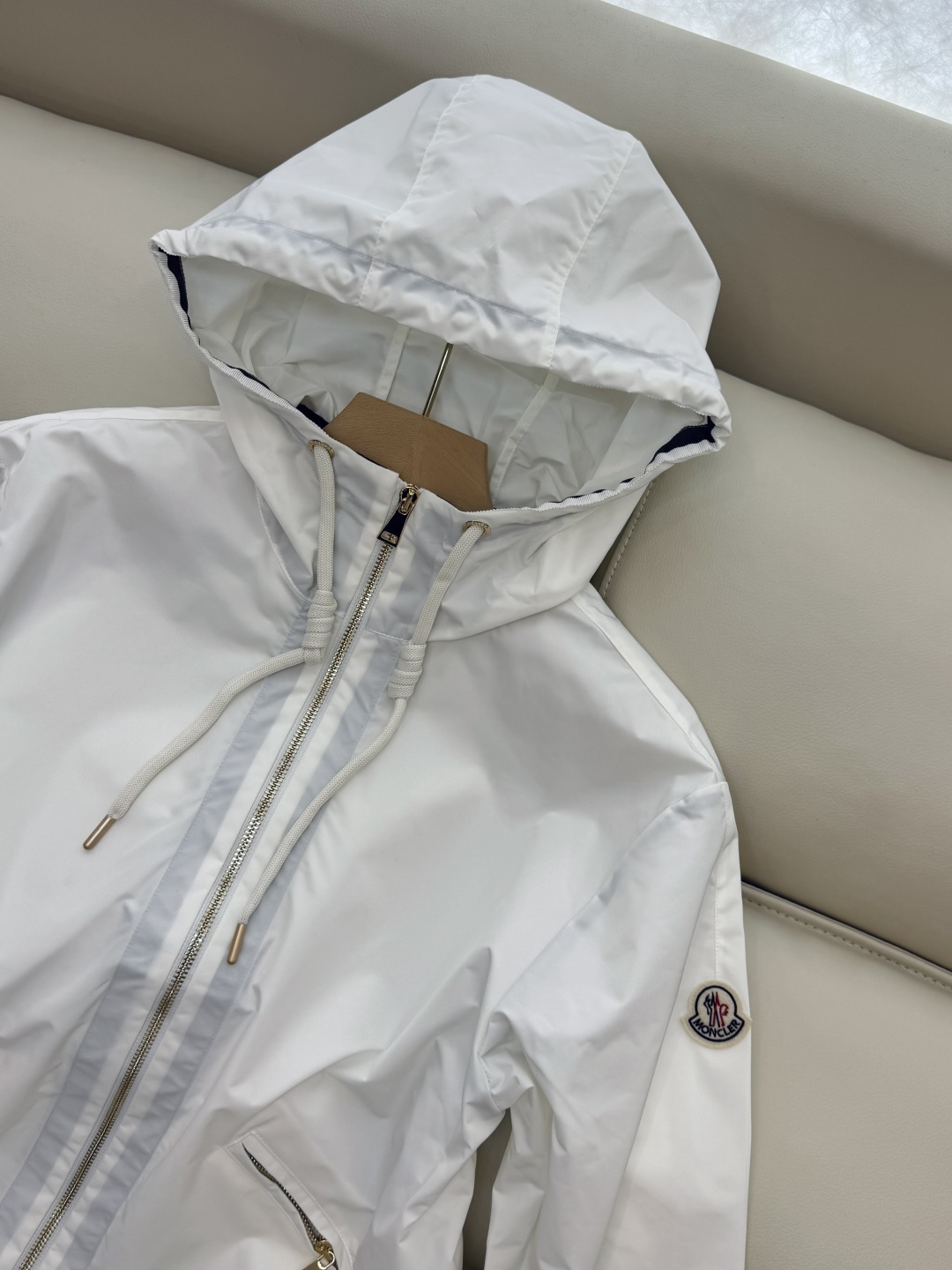 M2361#新款外套🌾Mon 蒙口 拉链款 长袖夹克外套 两色 1/2/3码