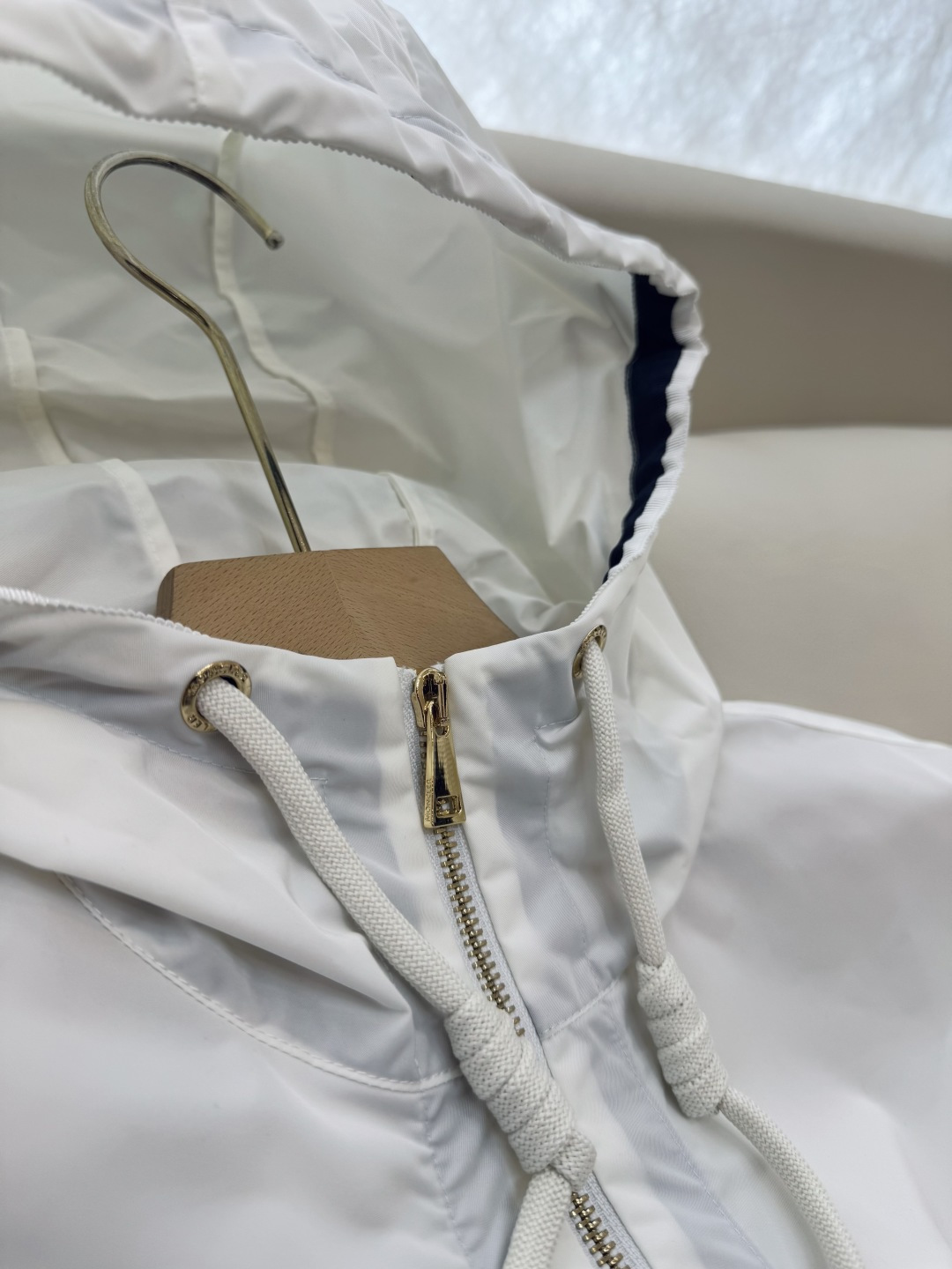 M2361#新款外套🌾Mon 蒙口 拉链款 长袖夹克外套 两色 1/2/3码