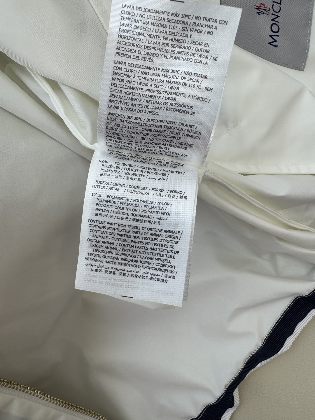 M2361#新款外套🌾Mon 蒙口 拉链款 长袖夹克外套 两色 1/2/3码