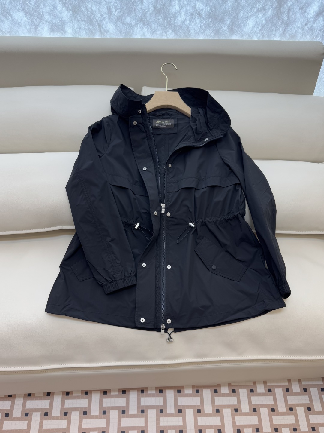 M2201#新款外套🌾LP 顶级版 显瘦抽绳设计外套 四色 38/40/42