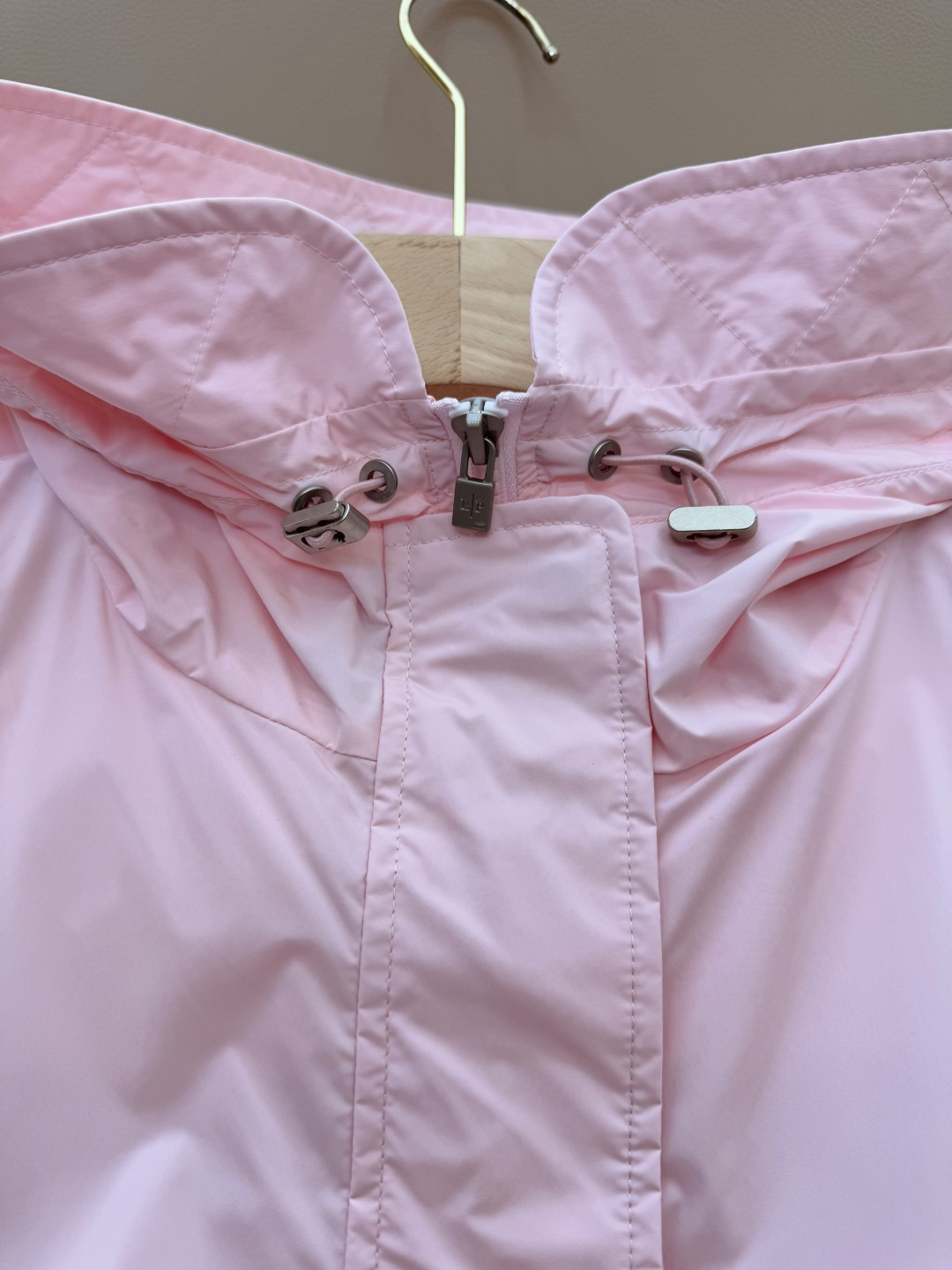 M2201#新款外套🌾LP 顶级版 显瘦抽绳设计外套 四色 38/40/42