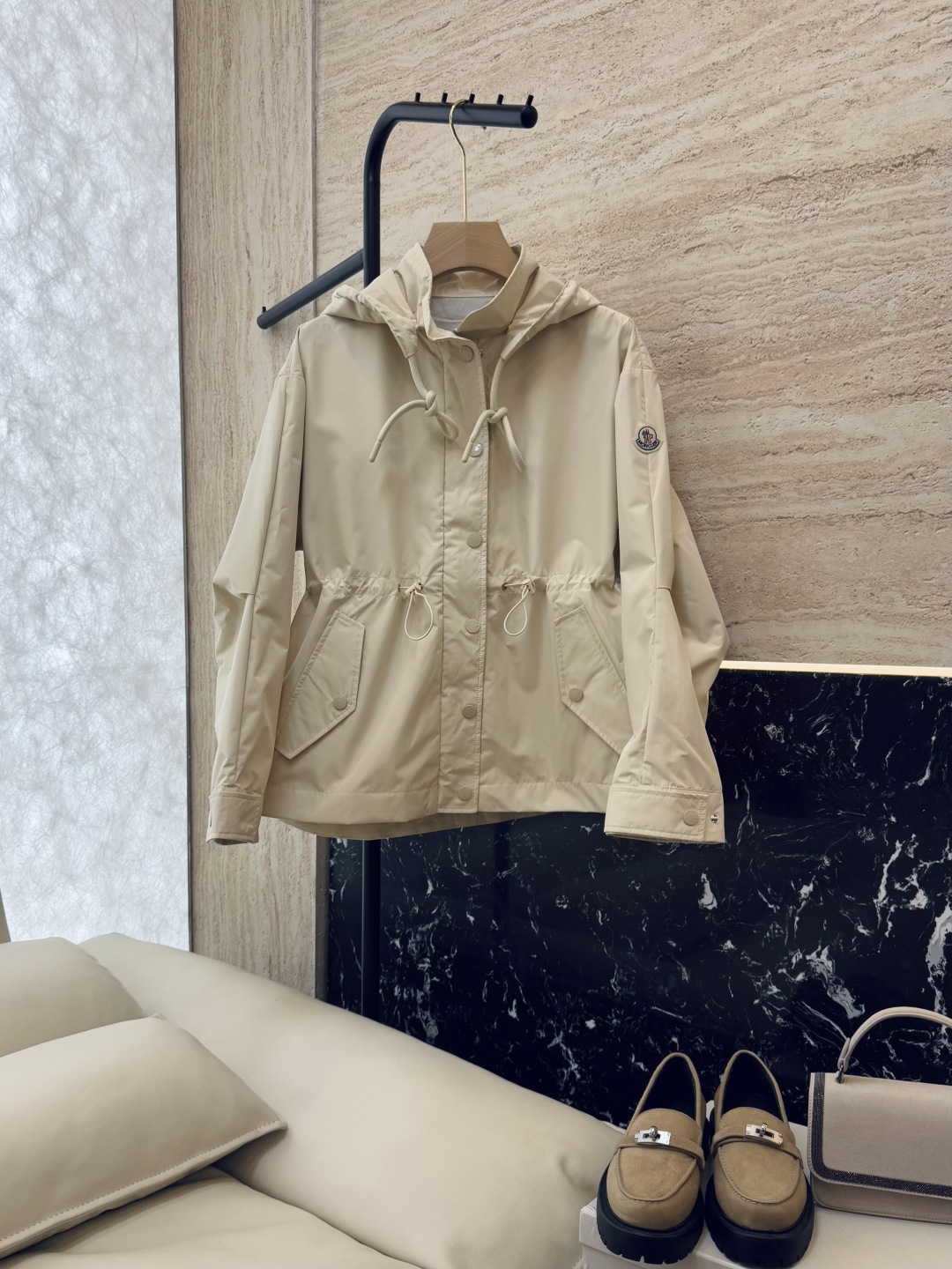 NO:455616,M2339# new jacket Mon masked slim zippered hooded jacket black apricot size 1-2-3, Moncler, jackets & coats,hats,alexander wang19860909M2339#新款外套 Mon 蒙口 显瘦拉链款带帽 外套黑色 杏色 1-2-3码,,Moncler,jackets & coats,hats,alexander wang,Women's clothing